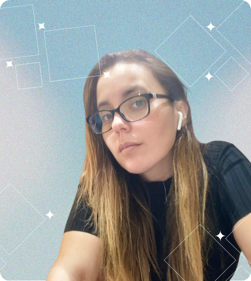 Fotografía de Pamela Ormeño, especialista en Agile, QA y gestión de proyectos